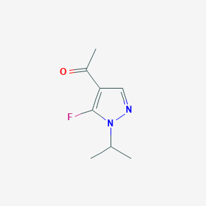 molecular formula C8H11FN2O B13278170 1-[5-fluoro-1-(propan-2-yl)-1H-pyrazol-4-yl]ethan-1-one 