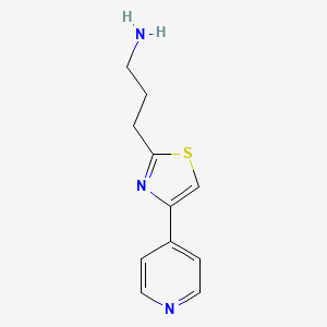 molecular formula C11H13N3S B13284426 3-[4-(Pyridin-4-yl)-1,3-thiazol-2-yl]propan-1-amine 