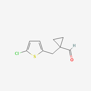 molecular formula C9H9ClOS B13287557 1-[(5-Chlorothiophen-2-yl)methyl]cyclopropane-1-carbaldehyde 
