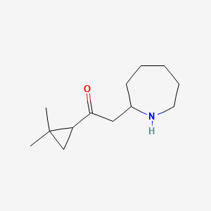 molecular formula C13H23NO B13315744 2-(Azepan-2-yl)-1-(2,2-dimethylcyclopropyl)ethan-1-one 
