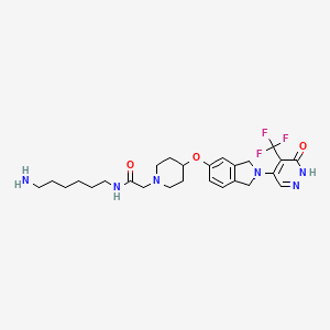 molecular formula C26H35F3N6O3 B13363388 N-(6-Aminohexyl)-2-(4-((2-(6-oxo-5-(trifluoromethyl)-1,6-dihydropyridazin-4-yl)isoindolin-5-yl)oxy)piperidin-1-yl)acetamide 