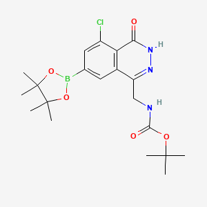 molecular formula C20H27BClN3O5 B13402275 tert-Butyl ((5-chloro-4-oxo-7-(4,4,5,5-tetramethyl-1,3,2-dioxaborolan-2-yl)-3,4-dihydrophthalazin-1-yl)methyl)carbamate 