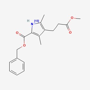 molecular formula C18H21NO4 B13445430 benzyl 4-(3-methoxy-3-oxopropyl)-3,5-dimethyl-(115N)1H-pyrrole-2-carboxylate 