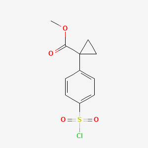 molecular formula C11H11ClO4S B1344755 Methyl 1-[4-(chlorosulfonyl)phenyl]cyclopropane-1-carboxylate CAS No. 600134-92-7
