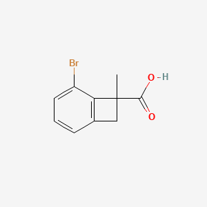 molecular formula C10H9BrO2 B13451431 5-Bromo-7-methylbicyclo[4.2.0]octa-1,3,5-triene-7-carboxylic acid 