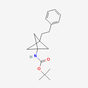 molecular formula C18H25NO2 B13457798 tert-butyl N-[3-(2-phenylethyl)bicyclo[1.1.1]pentan-1-yl]carbamate 