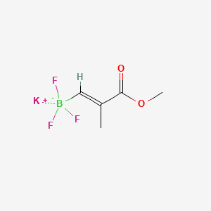 molecular formula C5H7BF3KO2 B13460459 Potassium (E)-trifluoro(3-methoxy-2-methyl-3-oxoprop-1-en-1-yl)borate 