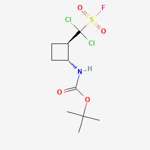 molecular formula C10H16Cl2FNO4S B13467186 rac-tert-butyl N-[(1R,2R)-2-[dichloro(fluorosulfonyl)methyl]cyclobutyl]carbamate 