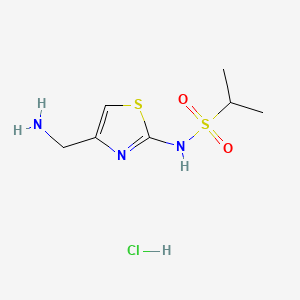 molecular formula C7H14ClN3O2S2 B13494823 N-[4-(aminomethyl)-1,3-thiazol-2-yl]propane-2-sulfonamide hydrochloride 