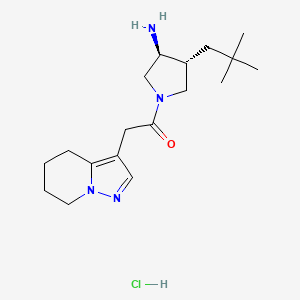 molecular formula C18H31ClN4O B13499061 rac-1-[(3R,4S)-3-amino-4-(2,2-dimethylpropyl)pyrrolidin-1-yl]-2-{4H,5H,6H,7H-pyrazolo[1,5-a]pyridin-3-yl}ethan-1-one hydrochloride, trans 