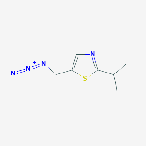 molecular formula C7H10N4S B13540317 5-(Azidomethyl)-2-isopropylthiazole 