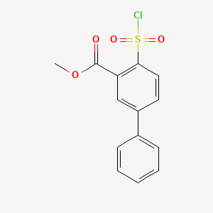 molecular formula C14H11ClO4S B13550937 Methyl 2-(chlorosulfonyl)-5-phenylbenzoate 