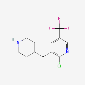 molecular formula C12H14ClF3N2 B13551534 2-Chloro-3-[(piperidin-4-yl)methyl]-5-(trifluoromethyl)pyridine 