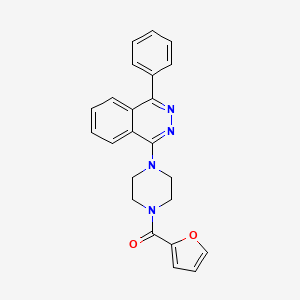 molecular formula C23H20N4O2 B13582601 Furan-2-yl[4-(4-phenylphthalazin-1-yl)piperazin-1-yl]methanone 
