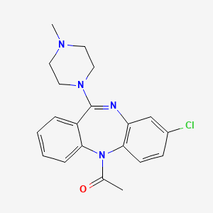 molecular formula C20H21ClN4O B1365377 1-(8-Chloro-11-(4-methylpiperazin-1-yl)-5H-dibenzo[b,e][1,4]diazepin-5-yl)ethanone 