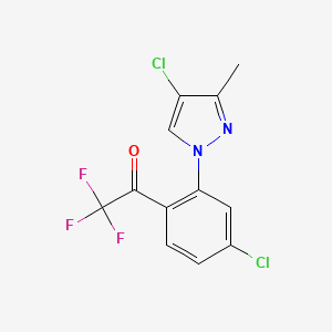 molecular formula C12H7Cl2F3N2O B13671308 1-(4-Chloro-2-(4-chloro-3-methyl-1H-pyrazol-1-yl)phenyl)-2,2,2-trifluoroethanone 
