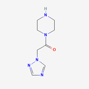 molecular formula C8H13N5O B1368473 1-(piperazin-1-yl)-2-(1H-1,2,4-triazol-1-yl)ethan-1-one 