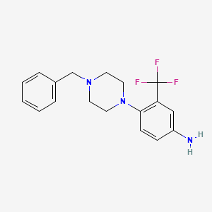 molecular formula C18H20F3N3 B1369185 4-(4-Benzylpiperazin-1-yl)-3-(trifluoromethyl)aniline CAS No. 946719-23-9