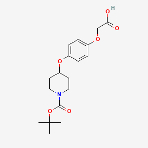 molecular formula C18H25NO6 B1370000 4-(1-Tert-butoxycarbonylpiperidin-4-yloxy)phenoxyacetic acid 