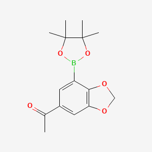 molecular formula C15H19BO5 B1373289 1-(7-(4,4,5,5-Tetramethyl-1,3,2-dioxaborolan-2-yl)benzo[d][1,3]dioxol-5-yl)ethanone CAS No. 1150271-59-2