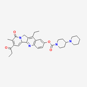 molecular formula C32H38N4O4 B1373886 12-Ethyl-8-methyl-7-propionyl-2-[[4-(piperidin-1-yl)piperidin-1-yl]carbonyloxy]indolizino[1,2-b]quinolin-9(11H)-one CAS No. 176515-52-9