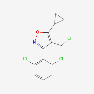 molecular formula C13H10Cl3NO B1374396 4-(Chloromethyl)-5-cyclopropyl-3-(2,6-dichlorophenyl)-1,2-oxazole CAS No. 1268245-50-6