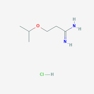 molecular formula C6H15ClN2O B1376589 3-(Propan-2-yloxy)propanimidamide hydrochloride CAS No. 1423025-32-4