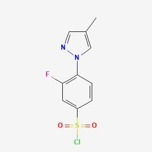 molecular formula C10H8ClFN2O2S B1376702 3-fluoro-4-(4-methyl-1H-pyrazol-1-yl)benzene-1-sulfonyl chloride CAS No. 1341340-38-2
