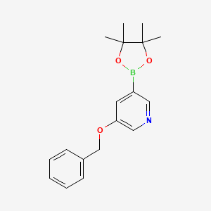 molecular formula C18H22BNO3 B1377232 3-(Benzyloxy)-5-(4,4,5,5-tetramethyl-1,3,2-dioxaborolan-2-yl)pyridine CAS No. 1375302-99-0