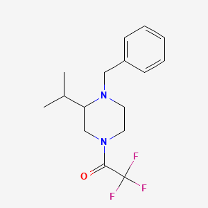1-[4-Benzyl-3-(propan-2-yl)piperazin-1-yl]-2,2,2-trifluoroethan-1-one