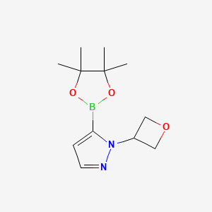 molecular formula C12H19BN2O3 B1377697 1-(3-氧杂环丁基)-1H-吡唑-5-硼酸二茂环己酯 CAS No. 1315280-58-0