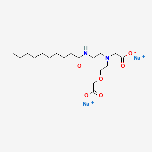 molecular formula C18H32N2Na2O6 B13781154 Glycine, N-[2-(carboxymethoxy)ethyl]-N-[2-[(1-oxodecyl)amino]ethyl]-, disodium salt CAS No. 68298-22-6