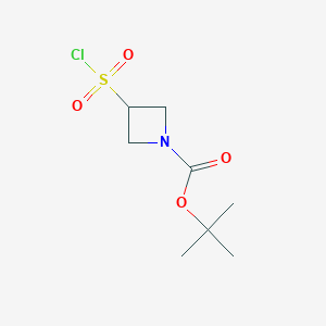 Tert-butyl 3-(chlorosulfonyl)azetidine-1-carboxylate
