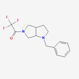 molecular formula C15H17F3N2O B1381846 1-(1-Benzylhexahydropyrrolo[3,4-b]pyrrol-5(1H)-yl)-2,2,2-trifluoroethanone CAS No. 1279822-87-5