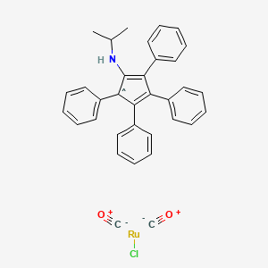 molecular formula C34H28ClNO2Ru B13820061 Chlorodicarbonyl(1-(isopropylamino)-2,3,4,5-tetraphenylcyclopentadienyl)ruthenium(II) 