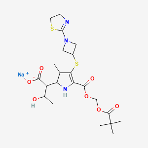 molecular formula C22H32N3NaO7S2 B13839396 sodium;2-[4-[1-(4,5-dihydro-1,3-thiazol-2-yl)azetidin-3-yl]sulfanyl-5-(2,2-dimethylpropanoyloxymethoxycarbonyl)-3-methyl-2,3-dihydro-1H-pyrrol-2-yl]-3-hydroxybutanoate 