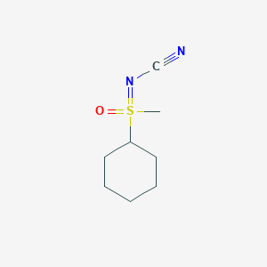 molecular formula C8H14N2OS B1384030 Cyano[cyclohexyl(methyl)oxo-lambda6-sulfanylidene]amine CAS No. 2060032-03-1