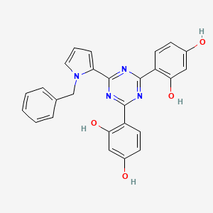 molecular formula C26H20N4O4 B1384231 2-(1-Benzyl-1H-pyrrol-2-YL)-4,6-bis(2,4-dihydroxyphenyl)-1,3,5-triazine CAS No. 916334-62-8