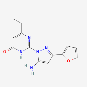 molecular formula C13H13N5O2 B1384501 2-(5-amino-3-(furan-2-yl)-1H-pyrazol-1-yl)-6-ethylpyrimidin-4(3H)-one CAS No. 1206997-38-7