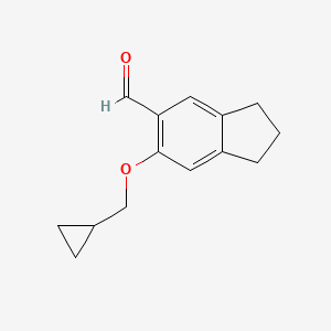 molecular formula C14H16O2 B1384896 6-(Cyclopropylmethoxy)-5-indanecarbaldehyde CAS No. 883525-85-7