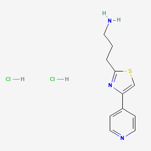 molecular formula C11H15Cl2N3S B1392894 3-[4-(Pyridin-4-yl)-1,3-thiazol-2-yl]propan-1-amine dihydrochloride CAS No. 1251922-93-6
