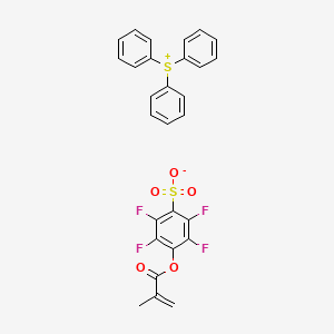 molecular formula C28H20F4O5S2 B1393215 Triphenylsulfonium 2,3,5,6-tetrafluoro-4-(methacryloyloxy)benzenesulfonate CAS No. 915090-37-8