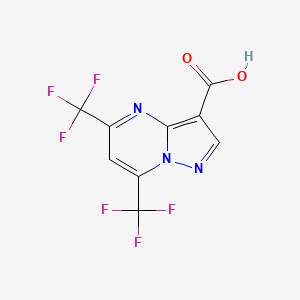 molecular formula C9H3F6N3O2 B1393303 5,7-Bis(trifluoromethyl)pyrazolo[1,5-a]pyrimidine-3-carboxylic acid CAS No. 773108-49-9