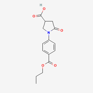 molecular formula C15H17NO5 B1393840 5-Oxo-1-[4-(propoxycarbonyl)phenyl]pyrrolidine-3-carboxylic acid CAS No. 899762-52-8