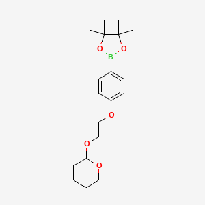 B1394055 4-[2-(Tetrahydro-2H-pyran-2-ylethoxy)phenoxy]-4,4,5,5-tetramethyl-[1,3,2]dioxaboralane CAS No. 1210827-51-2