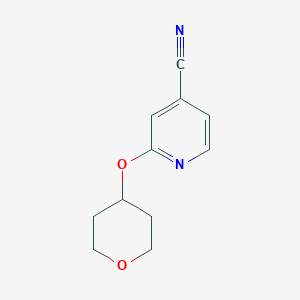B1394331 2-(Tetrahydro-2H-pyran-4-yloxy)isonicotinonitrile CAS No. 869299-33-2