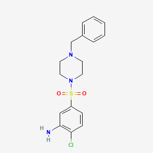 molecular formula C17H20ClN3O2S B1395128 5-[(4-苄基-1-哌嗪基)磺酰基]-2-氯苯胺 CAS No. 1220029-36-6