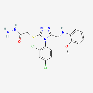 molecular formula C18H18Cl2N6O2S B1396366 2-[(4-(2,4-dichlorophenyl)-5-{[(2-methoxyphenyl)amino]methyl}-4H-1,2,4-triazol-3-yl)thio]acetohydrazide CAS No. 1306738-57-7