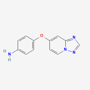 molecular formula C12H10N4O B1396703 4-([1,2,4]三唑并[1,5-a]吡啶-7-氧基)苯胺 CAS No. 2202897-41-2