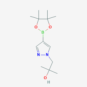 molecular formula C13H23BN2O3 B1396723 2-methyl-1-(4-(4,4,5,5-tetramethyl-1,3,2-dioxaborolan-2-yl)-1H-pyrazol-1-yl)propan-2-ol CAS No. 1082503-77-2